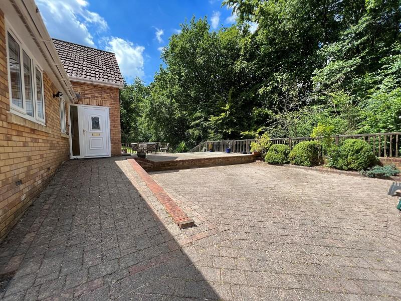 Front Garden &amp; Entrance