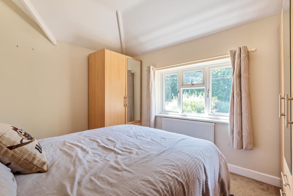 Grove Road, Basingstoke, RG21 3 bed end of terrace house £1,450 pcm