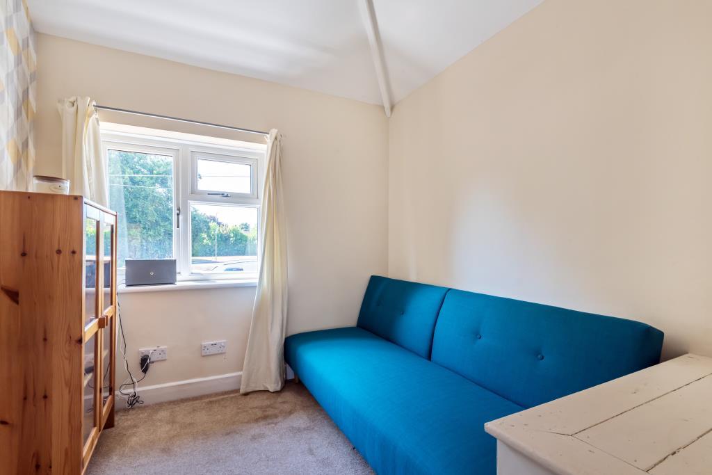 Grove Road, Basingstoke, RG21 3 bed end of terrace house £1,450 pcm