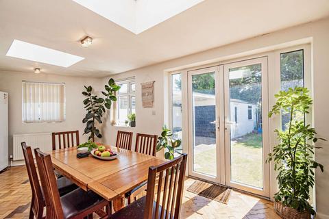 1 Birkdale Avenue, Pinner, HA5 5SG