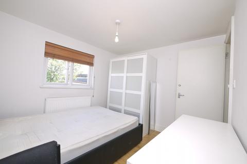 1 bedroom terraced house to rent - Warwick Road, London, E15