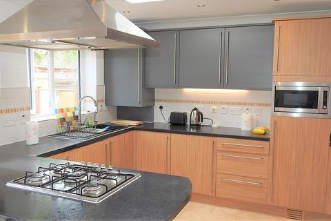 108 Boscombe Road, Worcester Park, KT4 8PL