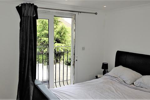 108 Boscombe Road, Worcester Park, KT4 8PL