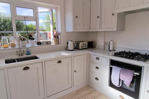 7a Bohun Grove, Barnet, EN4 8UA