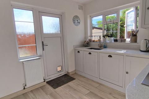 7a Bohun Grove, Barnet, EN4 8UA
