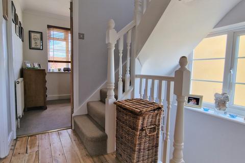 7a Bohun Grove, Barnet, EN4 8UA