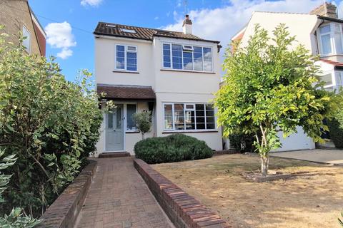 7a Bohun Grove, Barnet, EN4 8UA