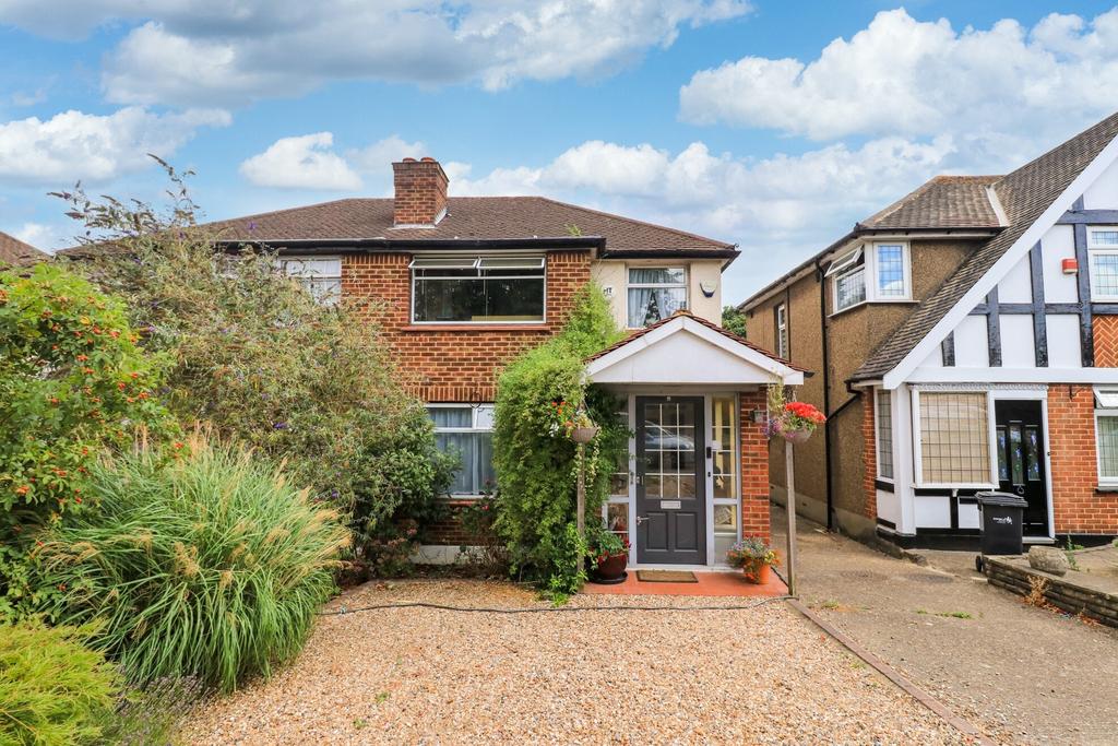 Great Cambridge Road, EN1 3 bed semidetached house £530,000