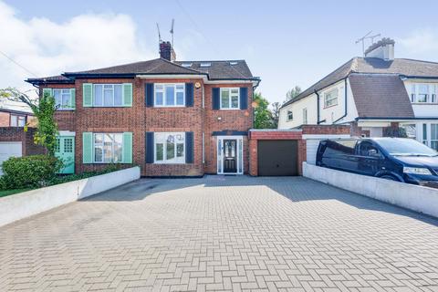 4 bedroom semi-detached house for sale, The Fairway, Leigh-on-sea, SS9