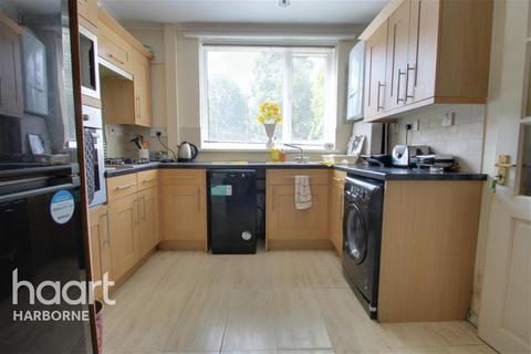 3 bedroom end of terrace house to rent, West Drive, Edgbaston