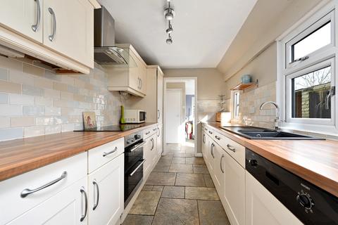14 Hoath Hill, Mountfield, Robertsbridge, TN32 5LN