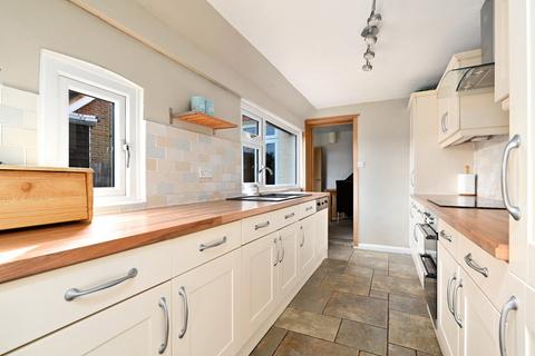 14 Hoath Hill, Mountfield, Robertsbridge, TN32 5LN