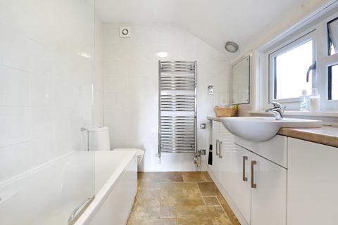 14 Hoath Hill, Mountfield, Robertsbridge, TN32 5LN