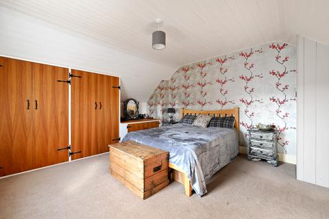 14 Hoath Hill, Mountfield, Robertsbridge, TN32 5LN