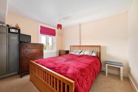 14 Hoath Hill, Mountfield, Robertsbridge, TN32 5LN