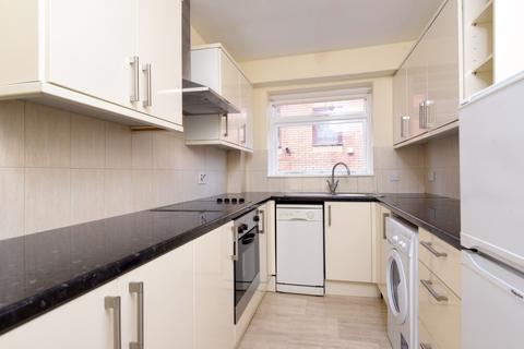2 bedroom flat to rent - Langham Road Wimbledon SW20