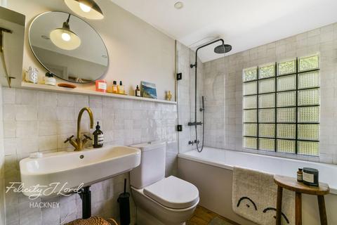 17a Wayland Avenue, London, E8 2HP