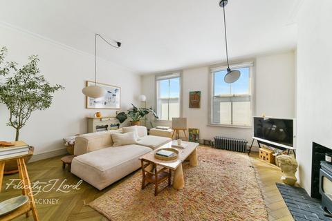 17a Wayland Avenue, London, E8 2HP