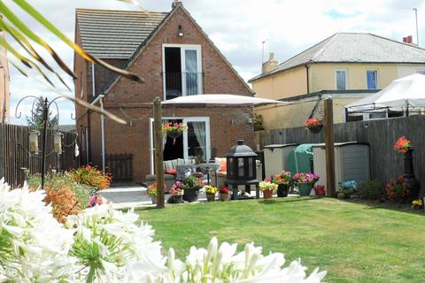 3 bedroom detached house for sale, Fen Road, Holbeach