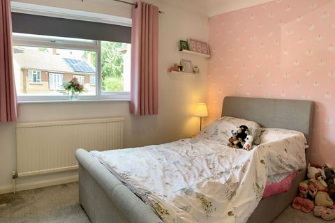 36 Helmdon Crescent, Northampton, NN2 8JS