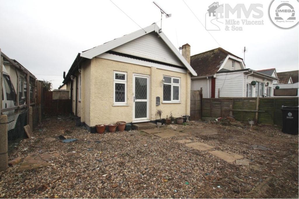 Flowers Way, Jaywick, ClactononSea 2 bed bungalow for sale £100,000