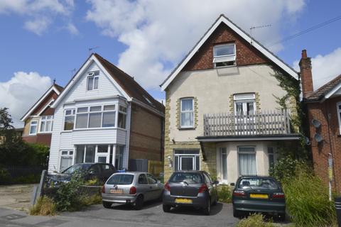 1 bedroom in a house share to rent - Alexandra Road, Poole, Dorset, BH14