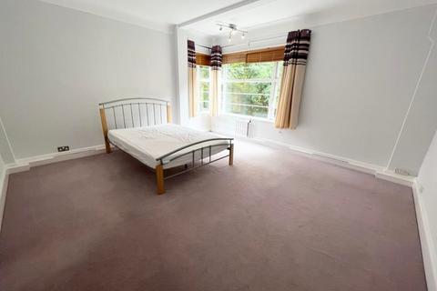 2 bedroom flat to rent, Manor Road, Bournemouth, Dorset, BH1