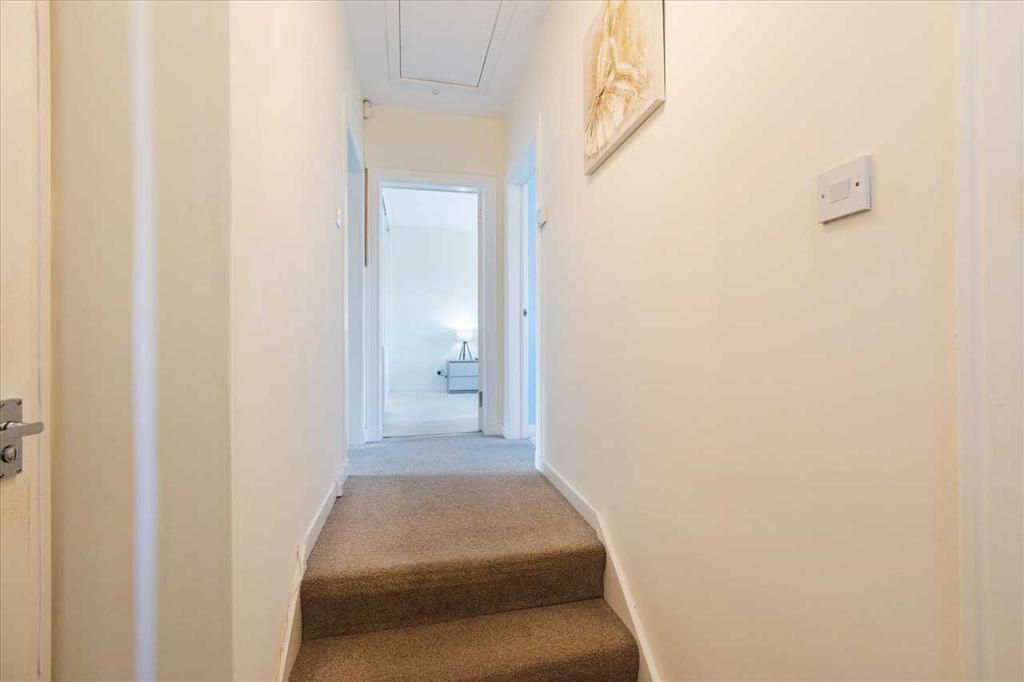 Entrance Hallway (1)