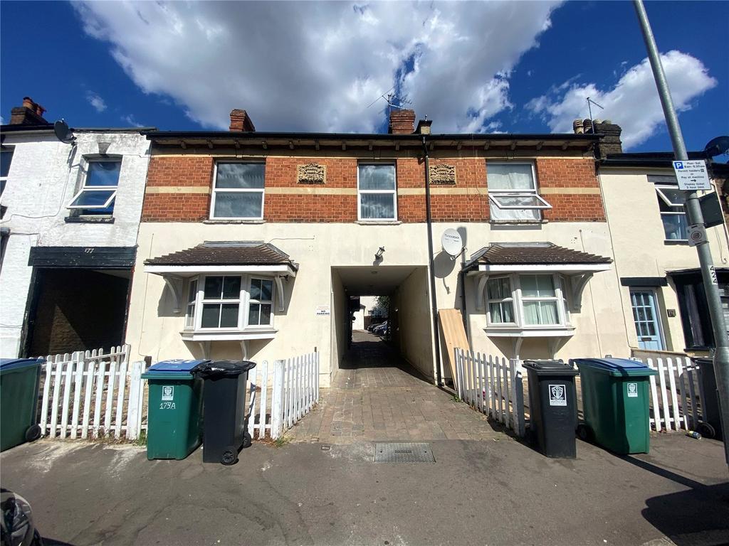 Queens Road, Watford, Hertfordshire, WD17 3 bed semidetached house £