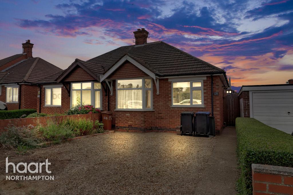 Bants Lane, Northampton 2 bed semidetached house for sale £220,000