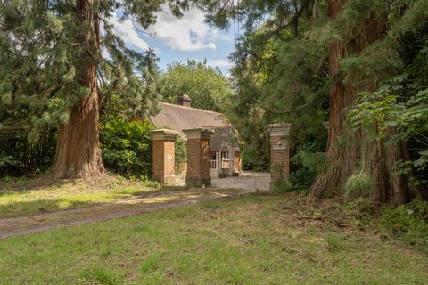Hermitage Lodge Dorking Road, Tadworth, KT20 7NW