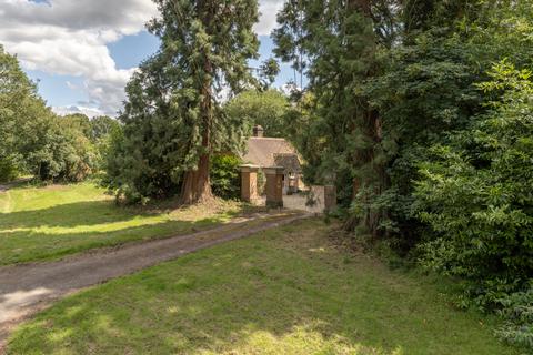 Hermitage Lodge Dorking Road, Tadworth, KT20 7NW