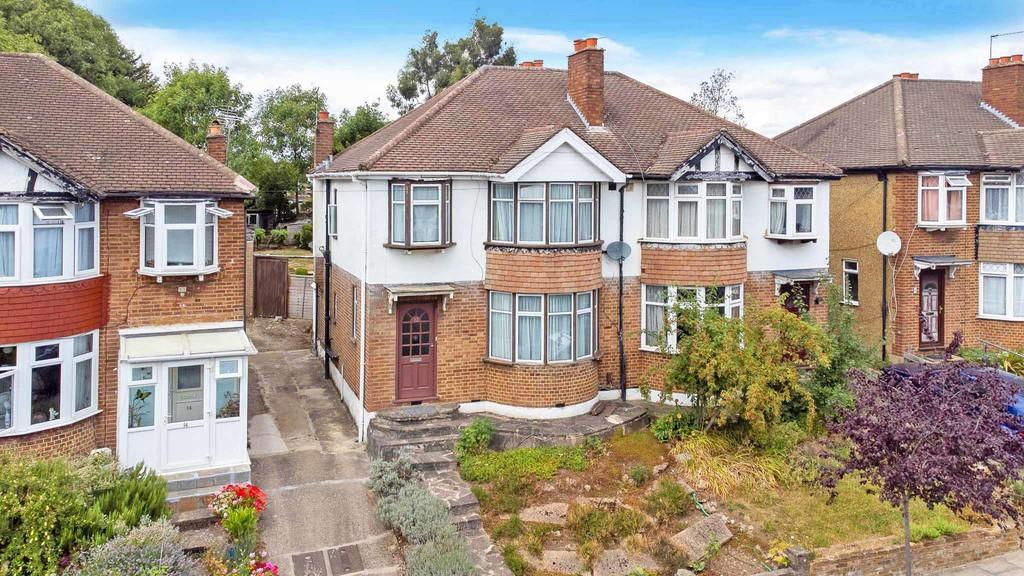 Fort Road, Northolt UB5 3 bed semidetached house for sale £550,000