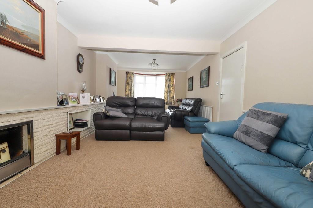 Fort Road, Northolt UB5 3 bed semidetached house for sale £550,000