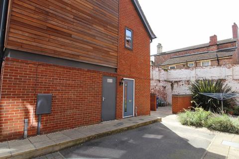 1 bedroom ground floor flat to rent - The Wharf, Morton