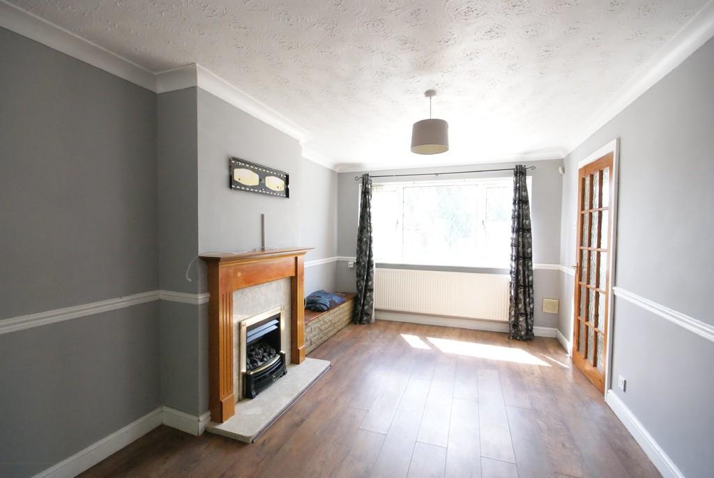Woodvale Avenue, Lincoln 3 bed semidetached house £750 pcm (£173 pw)