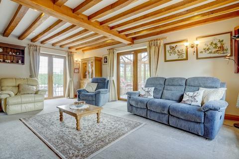 Hunters Lodge Common Road, Forncett St Peter, Norwich, NR16 1LQ
