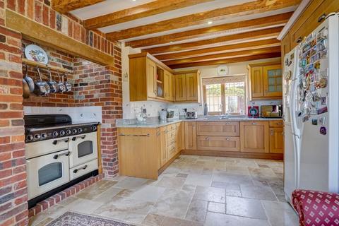 Hunters Lodge Common Road, Forncett St Peter, Norwich, NR16 1LQ