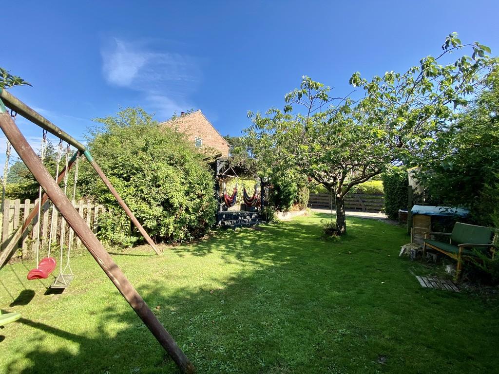 Westway, Eastfield, Scarborough 3 bed semidetached house £170,000