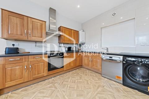 4 bedroom apartment to rent, Camden Road, Holloway Islington, London