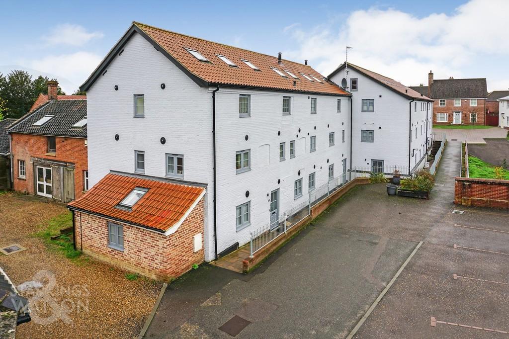 The Old Maltings, Tudor Rose Way, Harleston 5 bed townhouse for sale