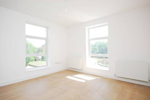 2 bedroom flat to rent - Ferndale Street, Beckton, London, E6
