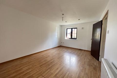 5 Headingley Close, Ilford, IG6 3DH