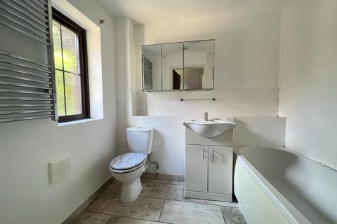 5 Headingley Close, Ilford, IG6 3DH