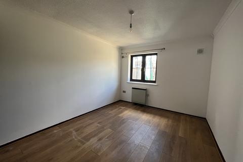 5 Headingley Close, Ilford, IG6 3DH