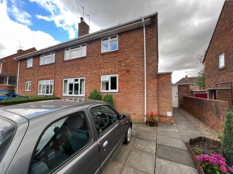 Windmill Crescent, Castlecroft, Wolverhampton, WV3 1 bed for