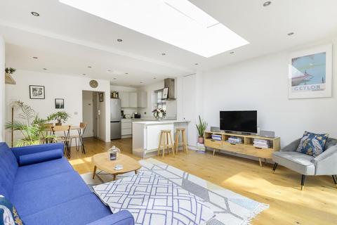 Flat B, 9 Hamlet Road, London, SE19 2AP