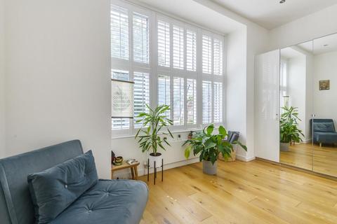 Flat B, 9 Hamlet Road, London, SE19 2AP