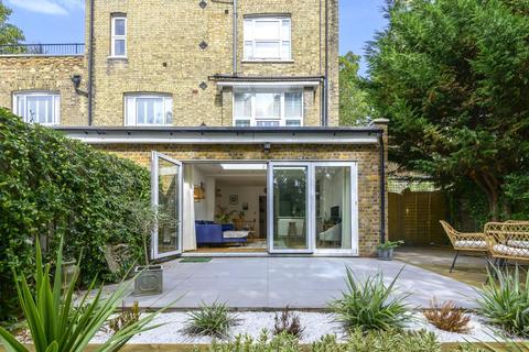 Flat B, 9 Hamlet Road, London, SE19 2AP