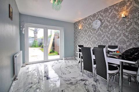 24 Belton Avenue, Wednesfield, Wolverhampton, WV11 1AW